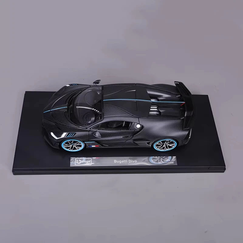 Bburago Bugatti Divo 1:18 50th Anniversary Carbon Series Model Car image 3