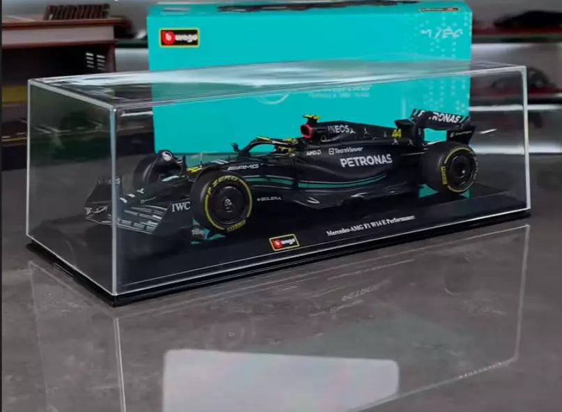 Mercedes AMG W14 #44 Lewis Hamilton Bburago 1:24 image 0