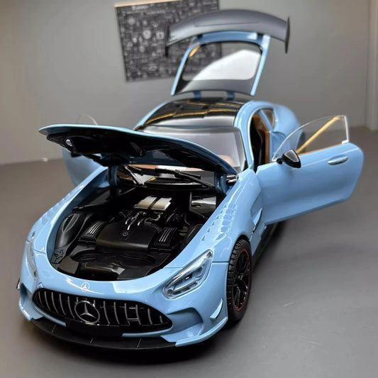 Mercedes Benz AMG GTR 1:18 image 1