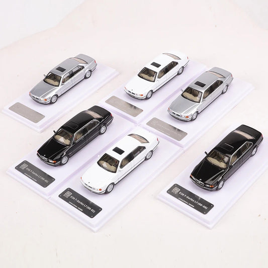BMW Green E38 7 Series L Model Car 98 01 1:64 image 1