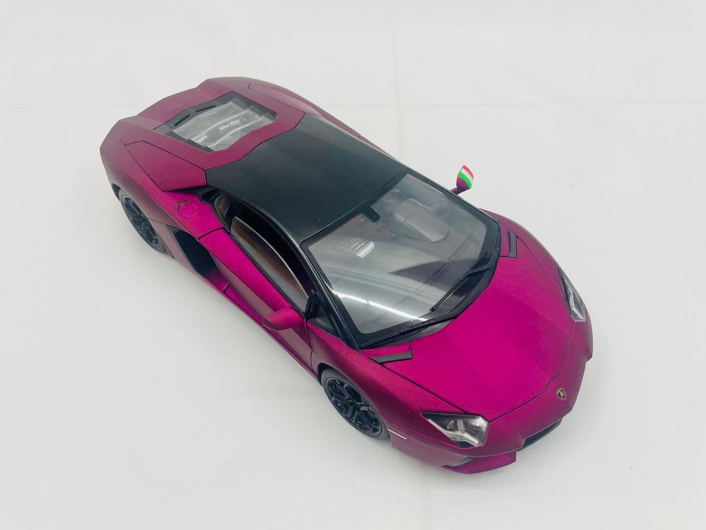 1/18 Welly FX Lamborghini Aventador LP700-4 (Matte Purple)