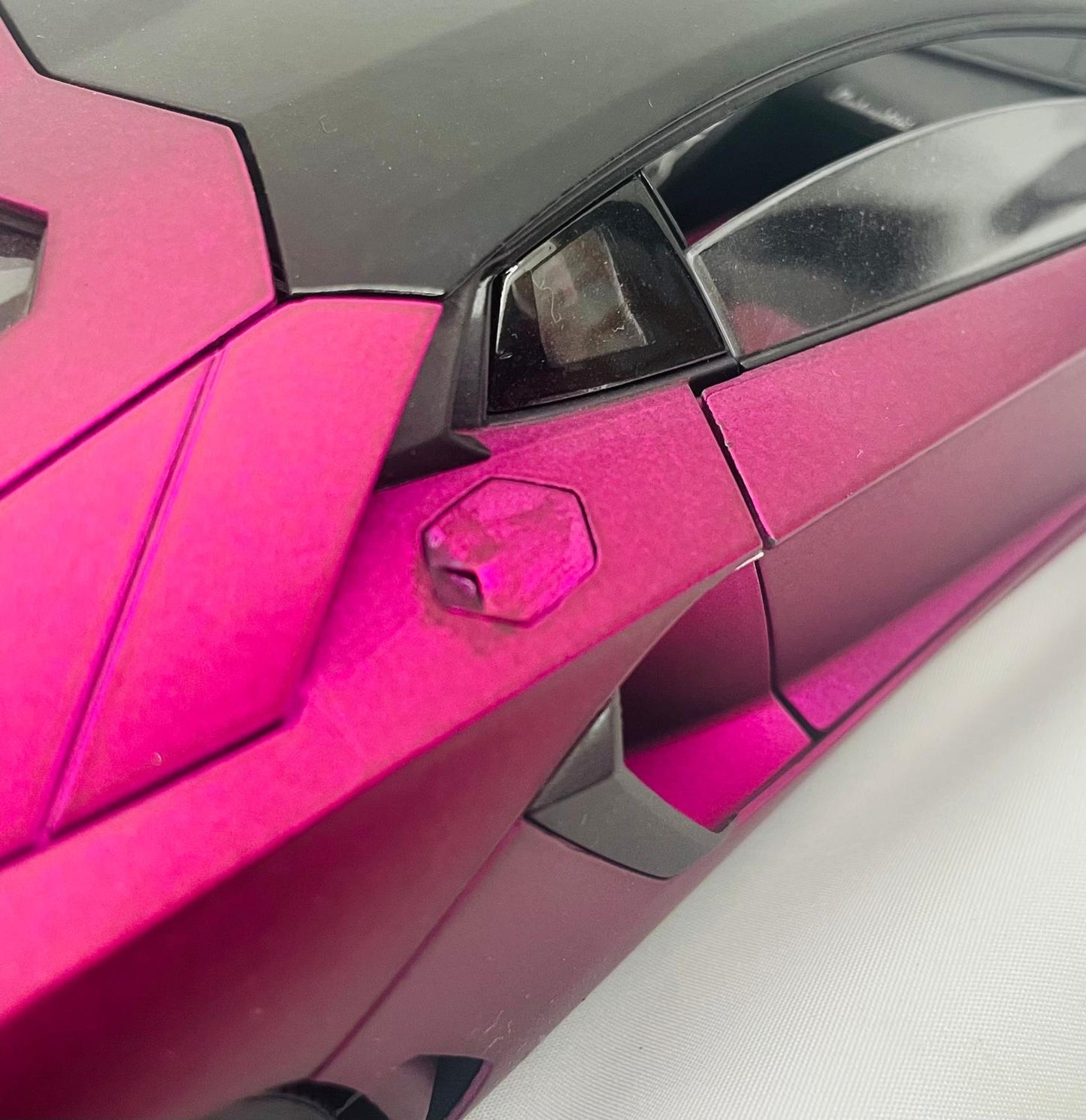 1/18 Welly FX Lamborghini Aventador LP700-4 (Matte Purple)
