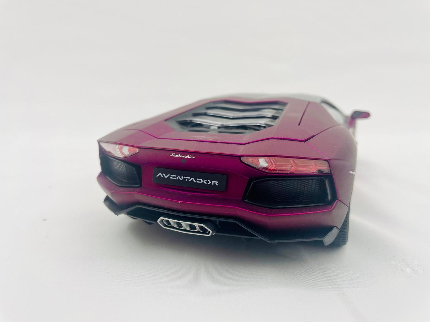1/18 Welly FX Lamborghini Aventador LP700-4 (Matte Purple)