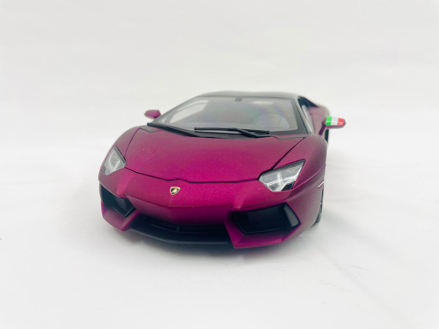1/18 Welly FX Lamborghini Aventador LP700-4 (Matte Purple)