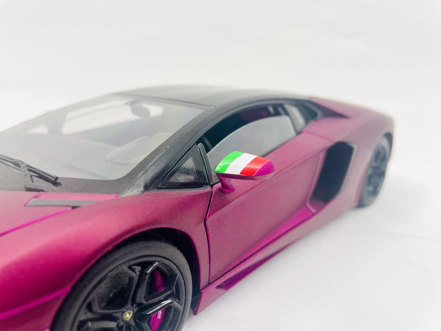 1/18 Welly FX Lamborghini Aventador LP700-4 (Matte Purple)