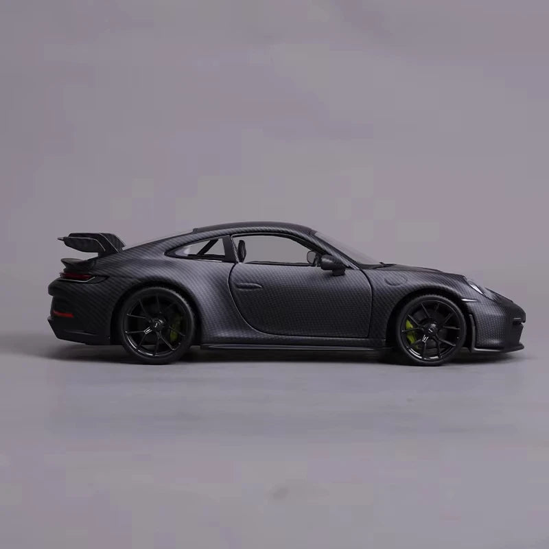Bburago 1:18 Porsche 911 GT3 50th Anniversary Carbon Fibre Series image 5
