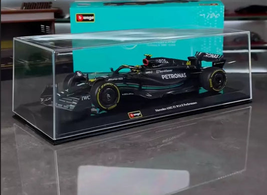 Mercedes AMG W14 #44 Lewis Hamilton Bburago 1:24 image 0