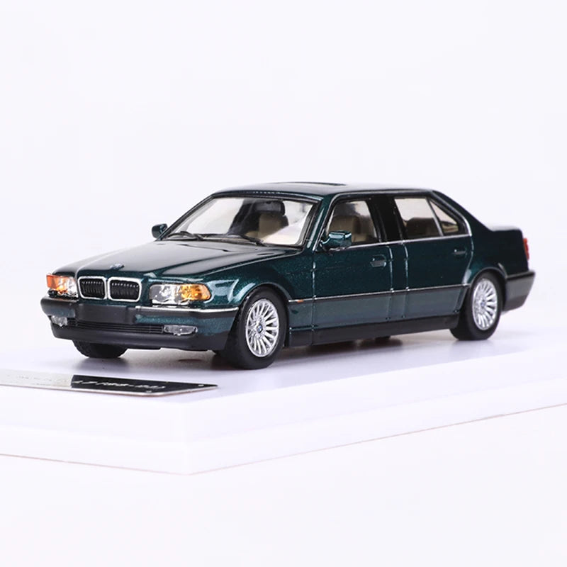 BMW Green E38 7 Series L Model Car 98 01 1:64 image 0