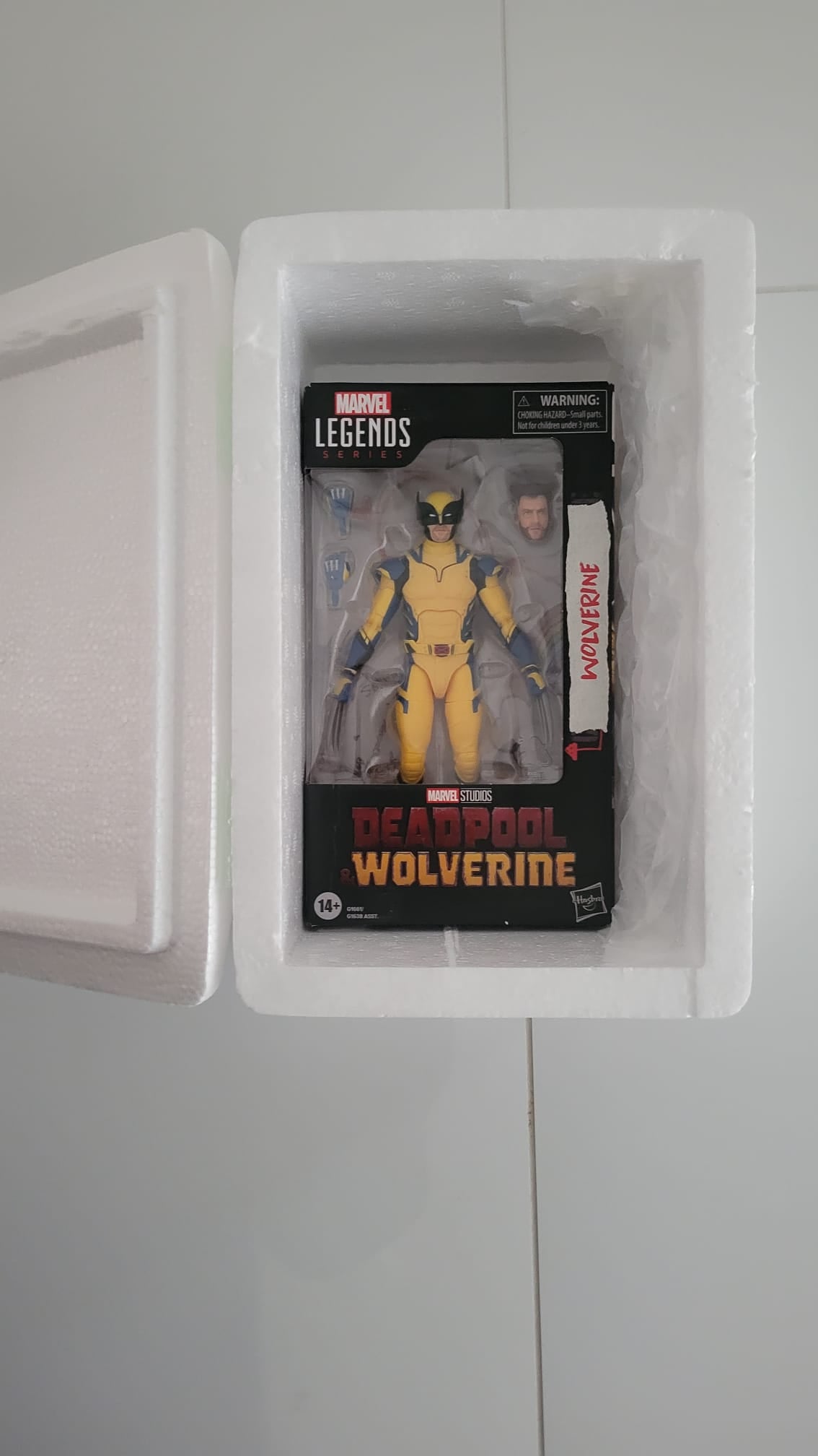 Hasbro Marvel Legend Series Wolverine Action Figure- Next Day Delivery image 4