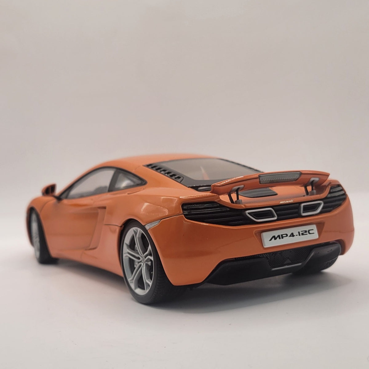 McLaren MP4 12C Orange Autoart Signature Edition | 76006 | 1:18