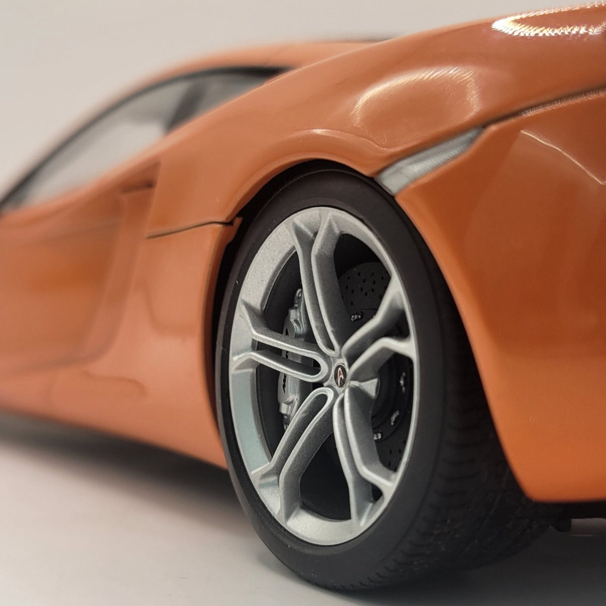 McLaren MP4 12C Orange Autoart Signature Edition | 76006 | 1:18