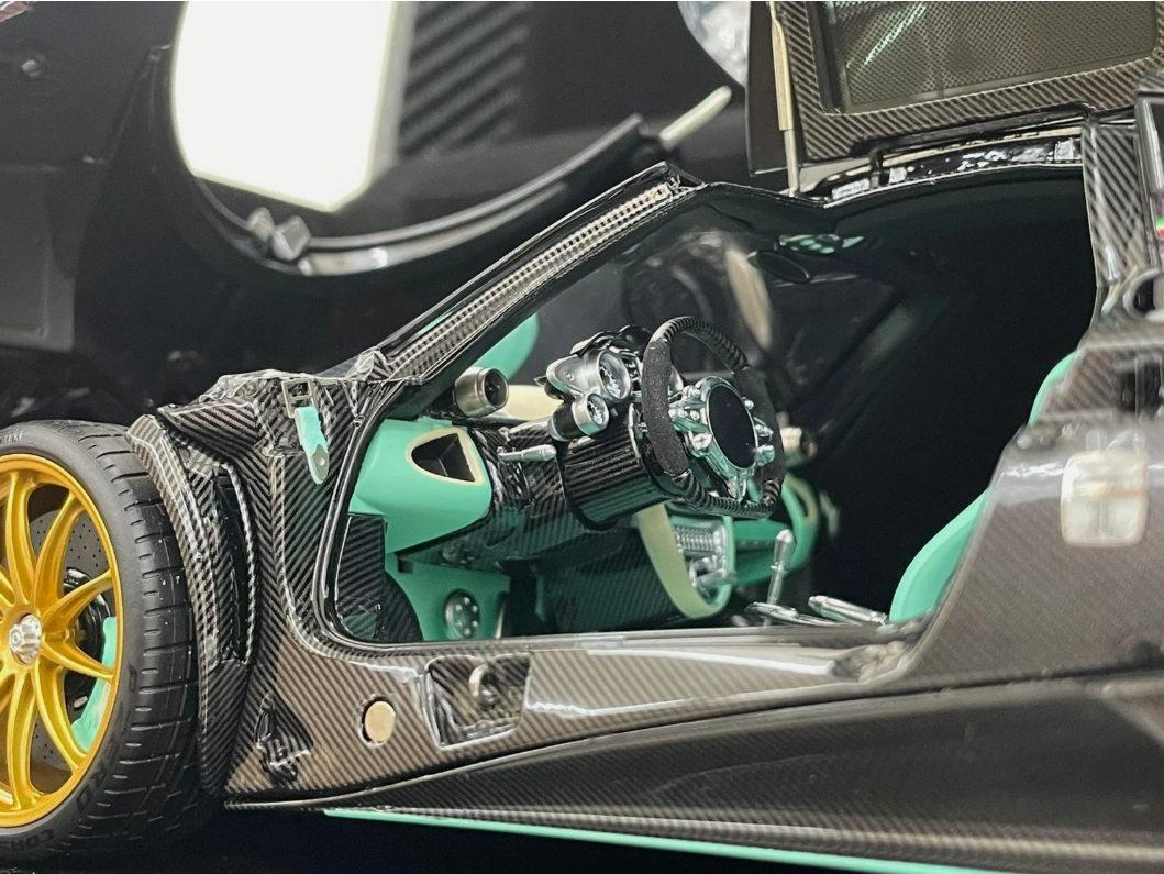 Pagani Huayra Dinastia 1:18 BBR Almost Real Purple Carbon Limited Edition | Limited Pagani Case