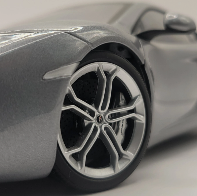 McLaren MP4-12C Silver AUTOart Signature Edition 1:18