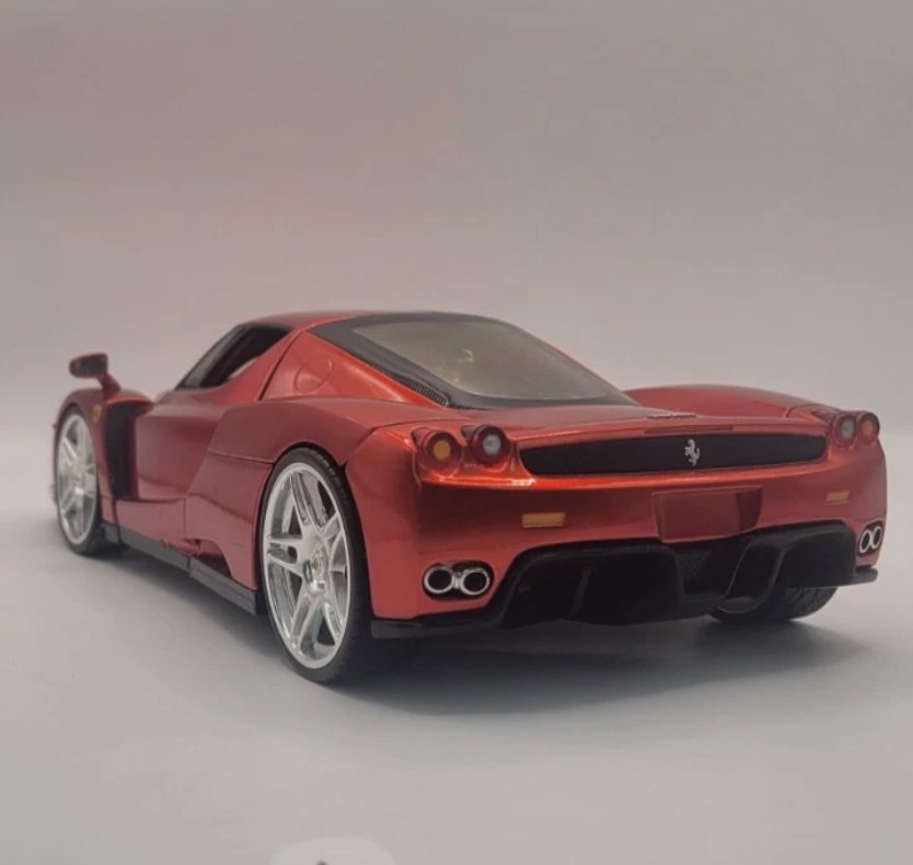 Ferrari Enzo 1:18 Hot Wheels Whips Edition