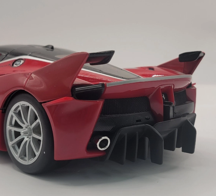 Bburago Ferrari FXX K | No.10 | Race & Play Series 1:18