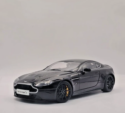 1:18 Autoart Aston Martin V12 Vantage S 2015 Jet Black | 70253 |