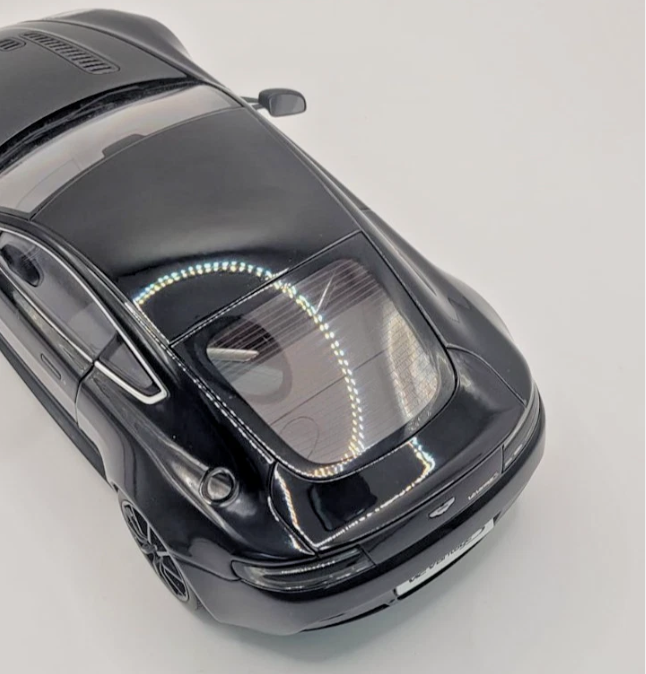 1:18 Autoart Aston Martin V12 Vantage S 2015 Jet Black | 70253 |