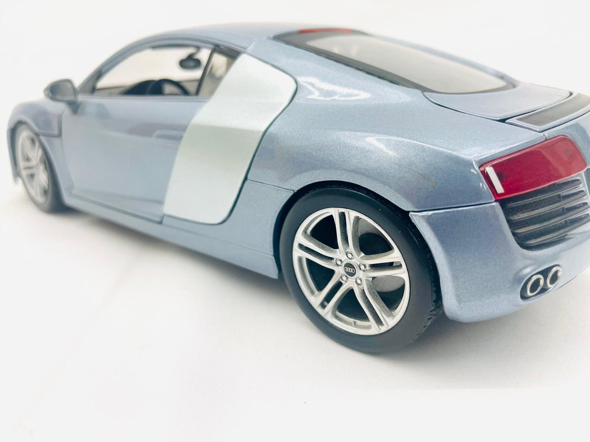 Maisto 1/18 Audi R8 Premium Edition - Metallic Grey 36143