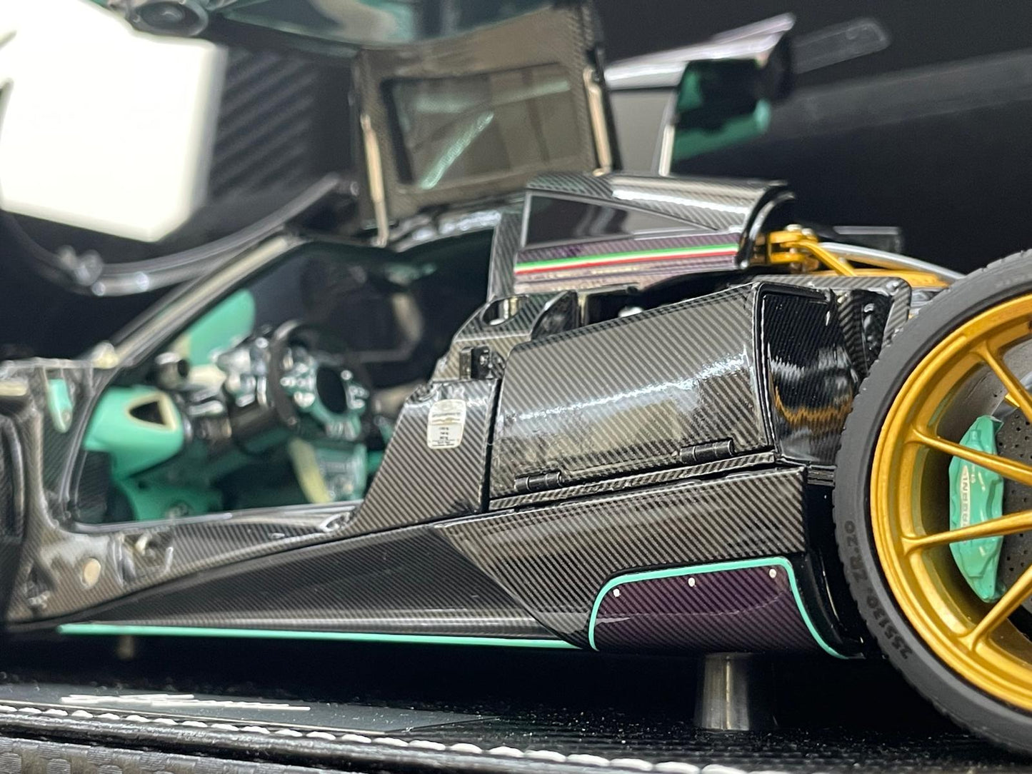 Pagani Huayra Dinastia 1:18 BBR Almost Real Purple Carbon Limited Edition | Limited Pagani Case
