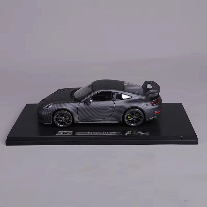 Bburago 1:18 Porsche 911 GT3 50th Anniversary Carbon Fibre Series image 4
