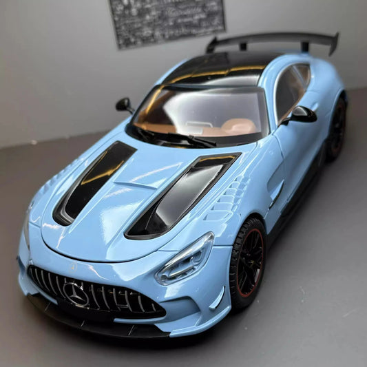 Mercedes Benz AMG GTR 1:18 image 0